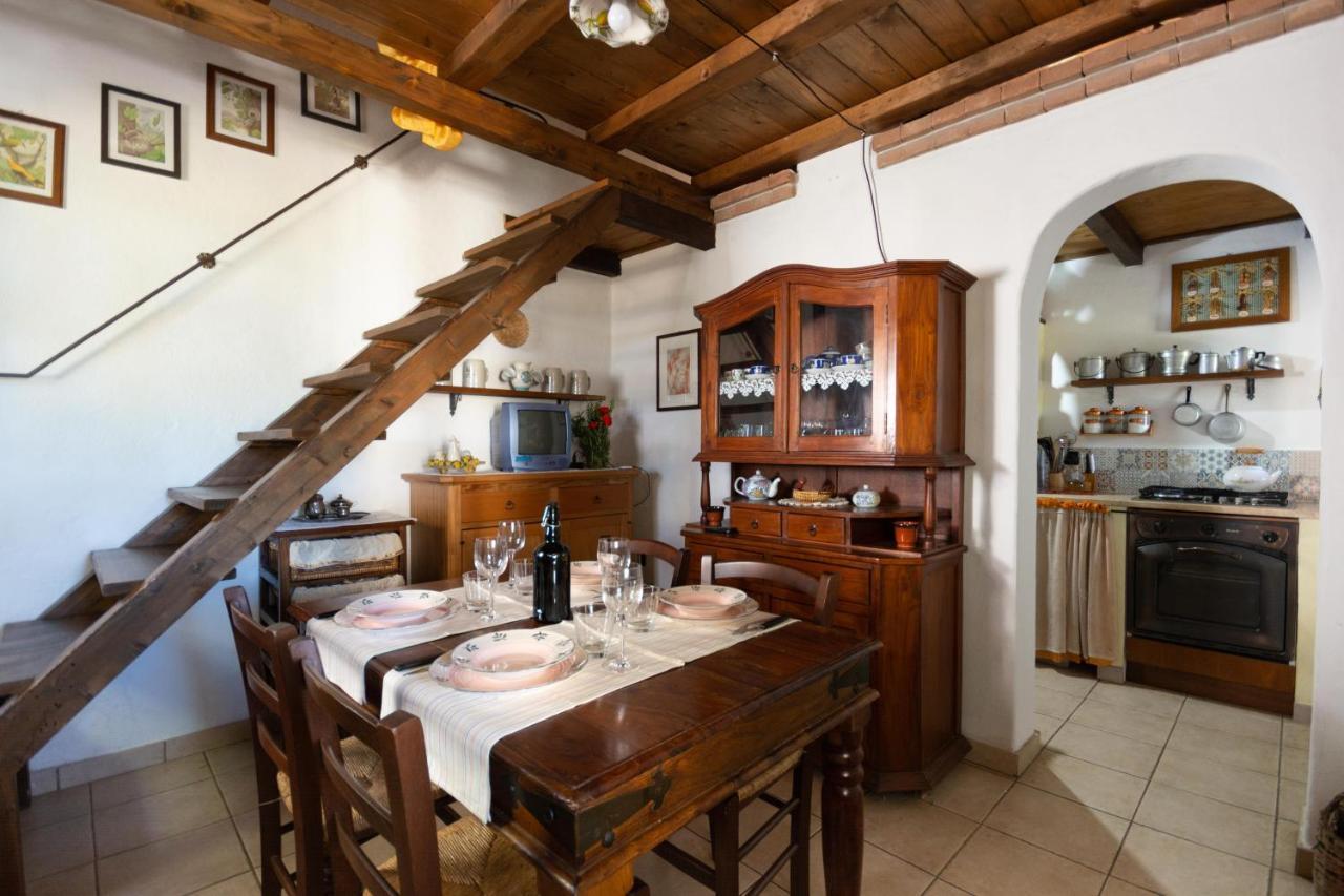 Villa Ferulas Oliena Exterior photo