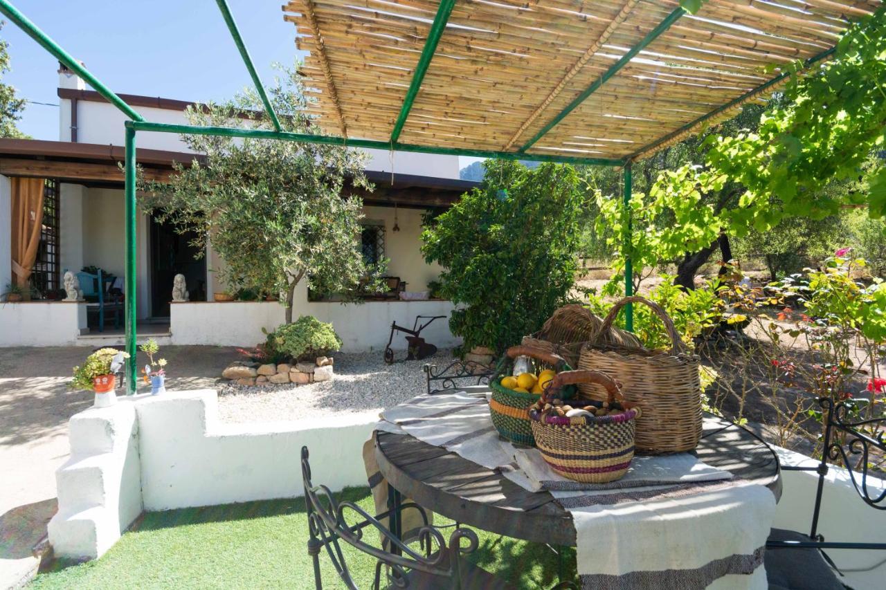 Villa Ferulas Oliena Exterior photo