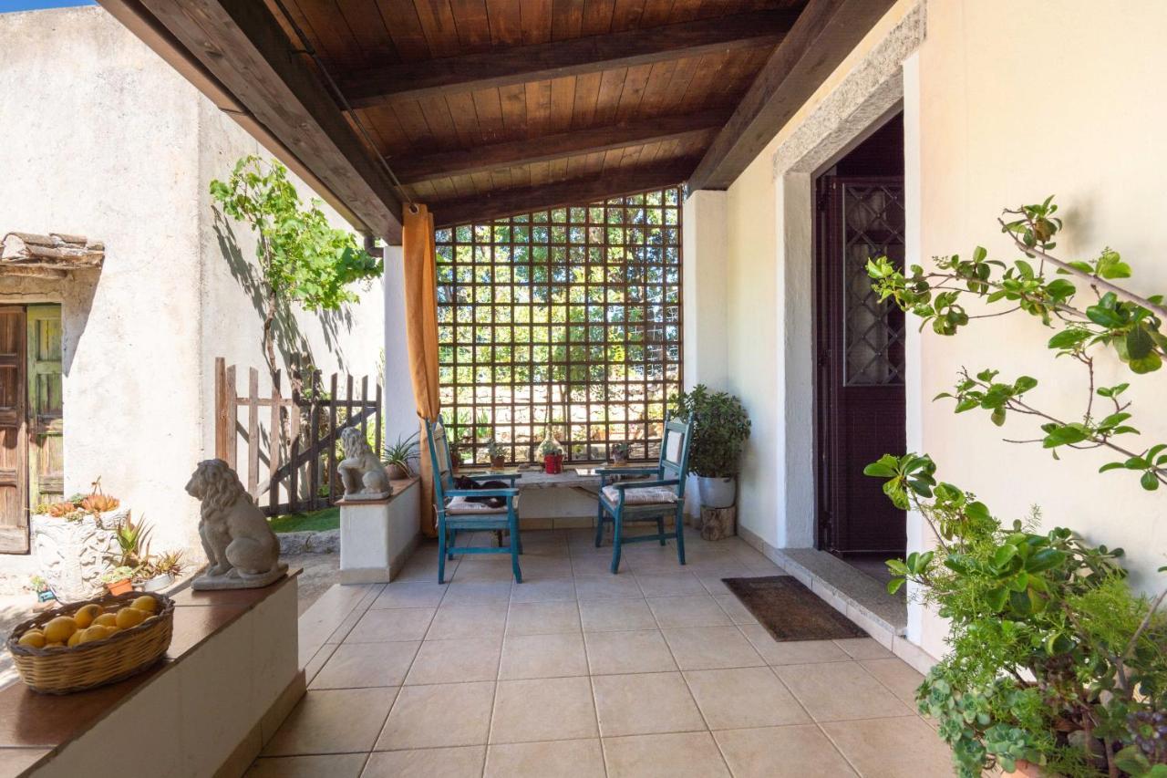 Villa Ferulas Oliena Exterior photo